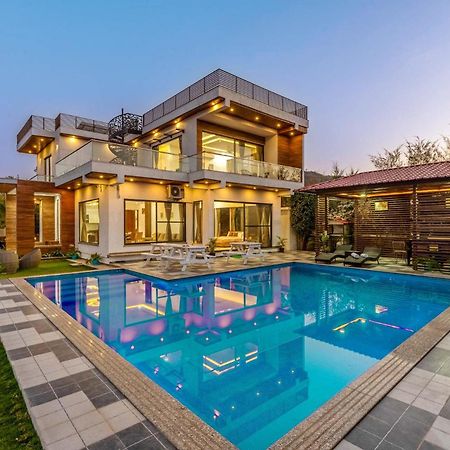 Stayvista'S Bella Dream - Mountain-View With Outdoor Pool, Lawn Featuring A Gazebo & Indoor Games Udaipur Exteriör bild