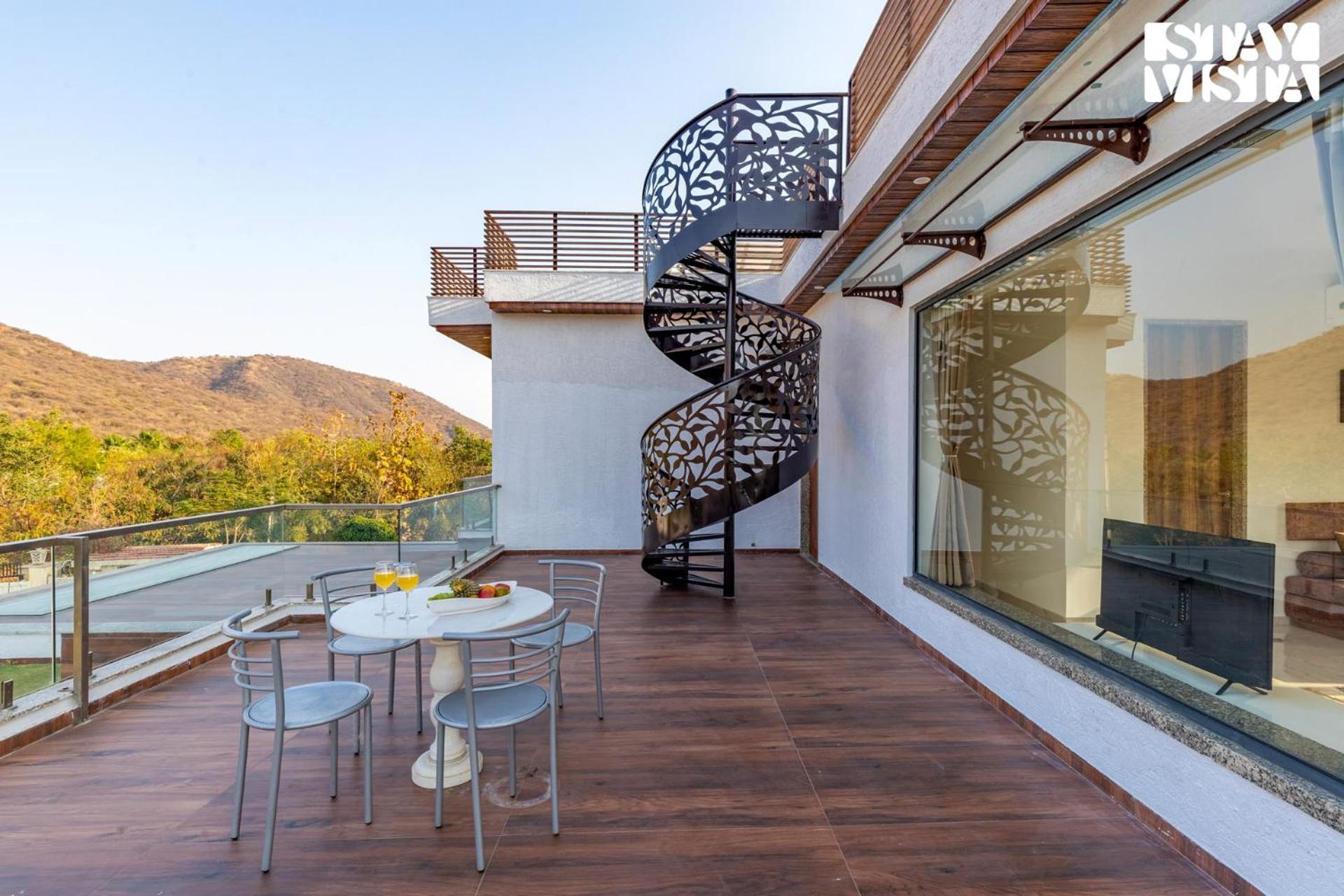 Stayvista'S Bella Dream - Mountain-View With Outdoor Pool, Lawn Featuring A Gazebo & Indoor Games Udaipur Exteriör bild