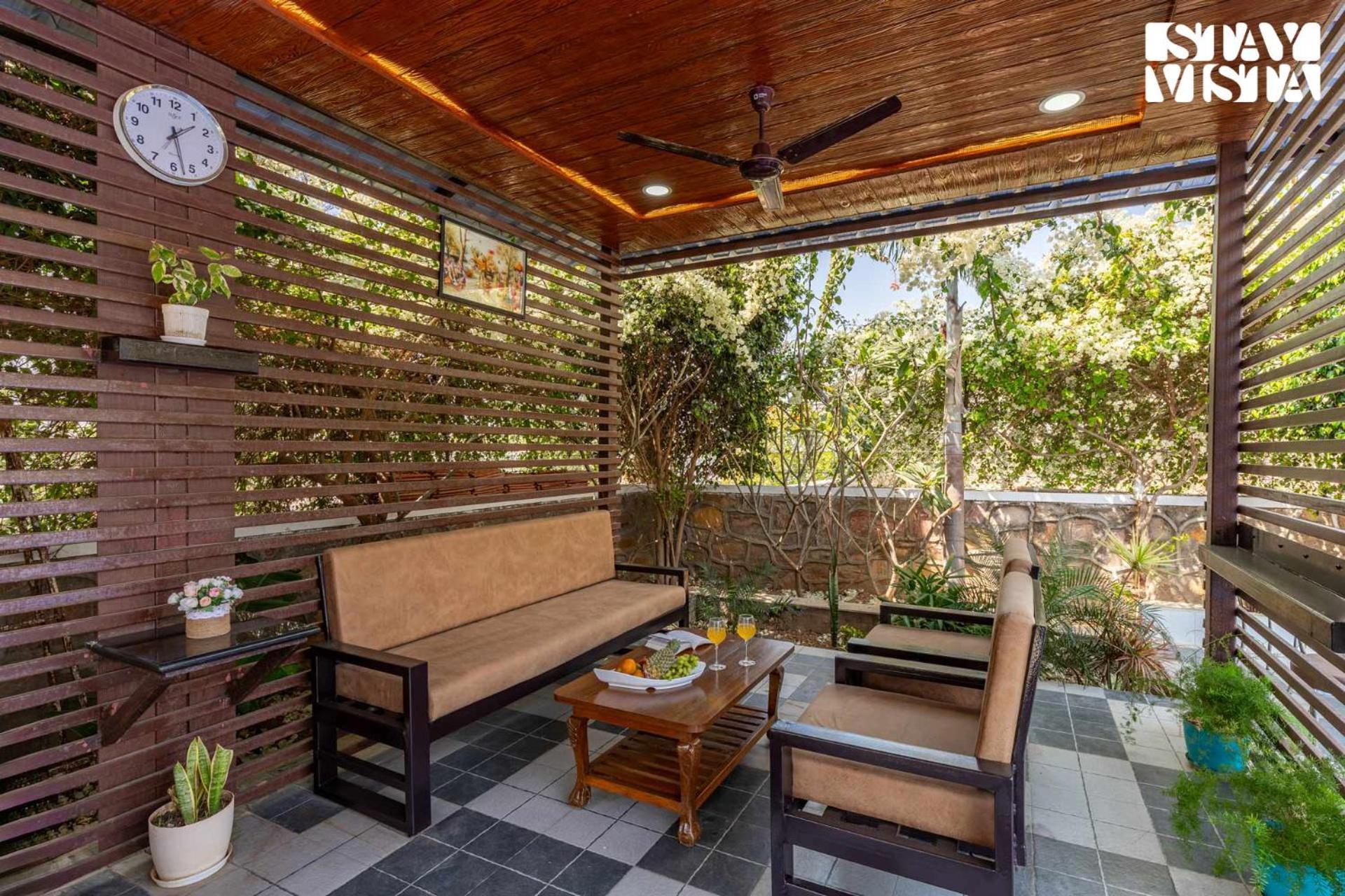 Stayvista'S Bella Dream - Mountain-View With Outdoor Pool, Lawn Featuring A Gazebo & Indoor Games Udaipur Exteriör bild