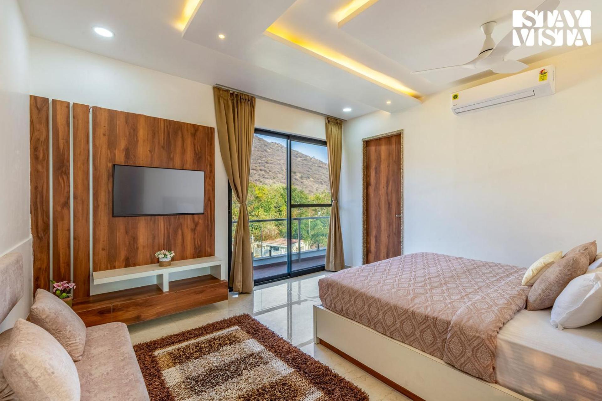 Stayvista'S Bella Dream - Mountain-View With Outdoor Pool, Lawn Featuring A Gazebo & Indoor Games Udaipur Exteriör bild