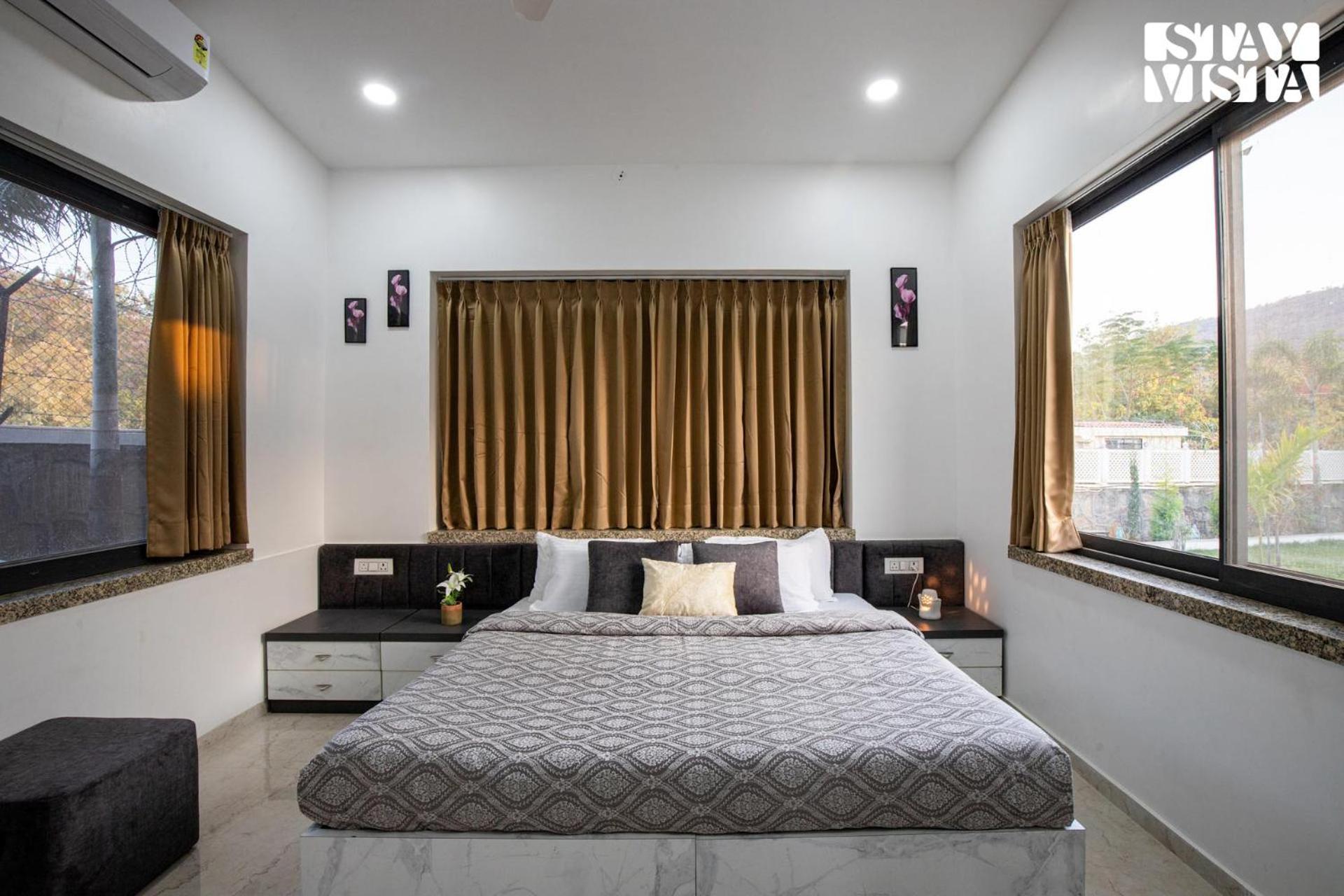 Stayvista'S Bella Dream - Mountain-View With Outdoor Pool, Lawn Featuring A Gazebo & Indoor Games Udaipur Exteriör bild