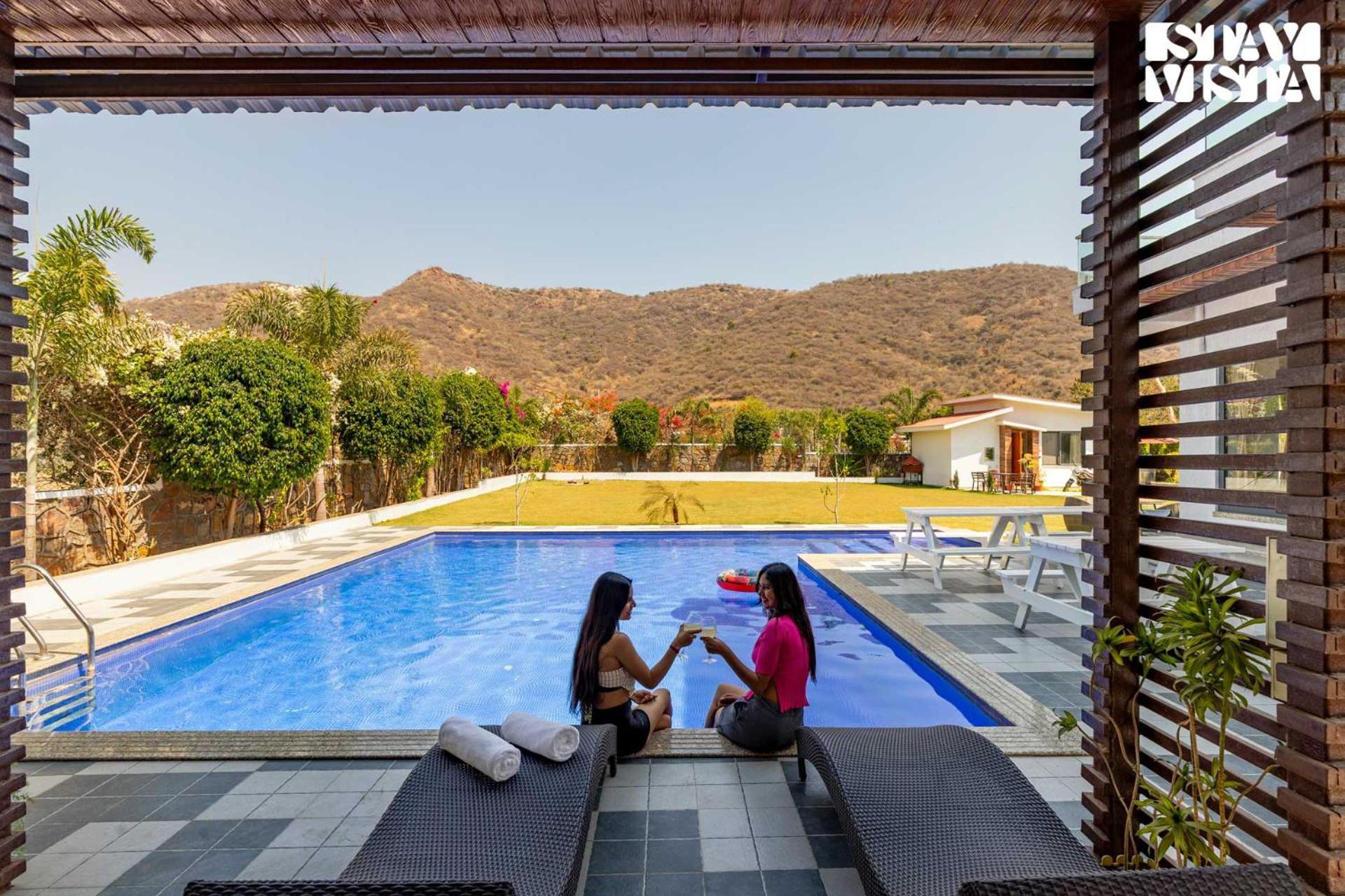 Stayvista'S Bella Dream - Mountain-View With Outdoor Pool, Lawn Featuring A Gazebo & Indoor Games Udaipur Exteriör bild